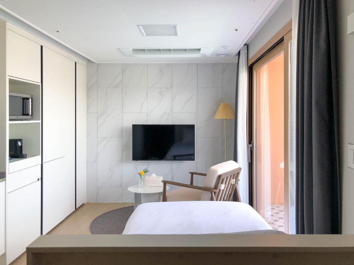 Apartment Urbanstay Airport *